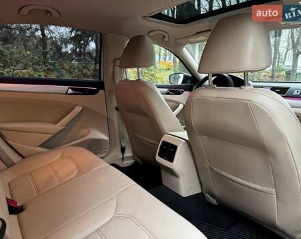 Білий Фольксваген Пассат, об'ємом двигуна 2.5 л та пробігом 190 тис. км за 10790 $, фото 31 на Automoto.ua