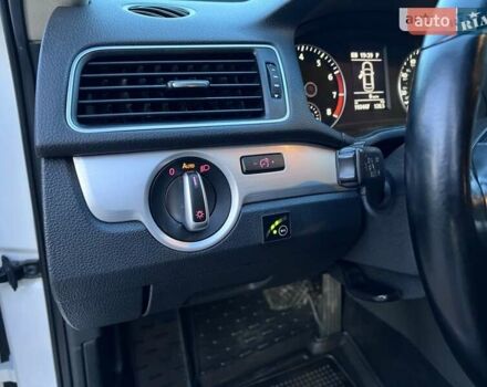 Белый Фольксваген Пассат, объемом двигателя 2.5 л и пробегом 231 тыс. км за 11700 $, фото 8 на Automoto.ua