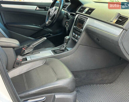 Білий Фольксваген Пассат, об'ємом двигуна 2.5 л та пробігом 277 тис. км за 9440 $, фото 22 на Automoto.ua