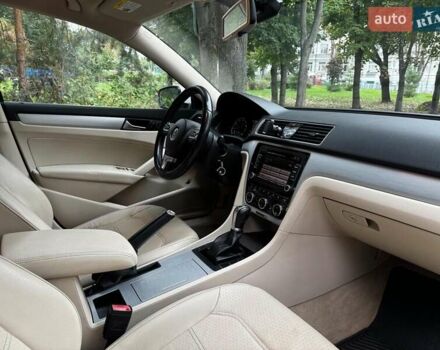 Белый Фольксваген Пассат, объемом двигателя 2.5 л и пробегом 225 тыс. км за 10590 $, фото 26 на Automoto.ua