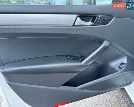 Белый Фольксваген Пассат, объемом двигателя 2.48 л и пробегом 272 тыс. км за 9850 $, фото 13 на Automoto.ua