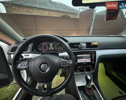 Білий Фольксваген Пассат, об'ємом двигуна 2.5 л та пробігом 201 тис. км за 10400 $, фото 16 на Automoto.ua