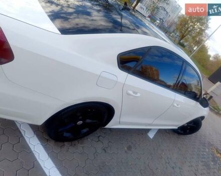 Фольксваген Пассат 2012 в Киеве на Automoto.ua Белый Фольксваген Пассат, объемом двигателя 2.48 л и пробегом 300 тыс. км за 8900 $, фото 5 на Automoto.ua