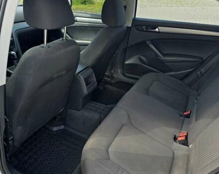 Белый Фольксваген Пассат, объемом двигателя 2.5 л и пробегом 155 тыс. км за 11500 $, фото 24 на Automoto.ua