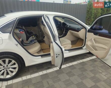 Білий Фольксваген Пассат, об'ємом двигуна 2.48 л та пробігом 217 тис. км за 9400 $, фото 21 на Automoto.ua