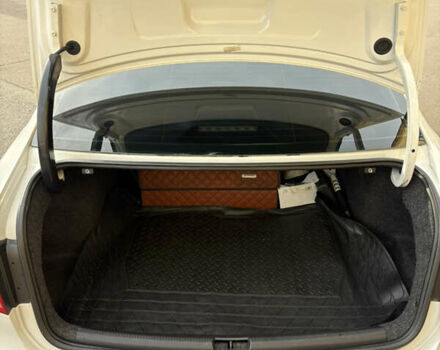 Білий Фольксваген Пассат, об'ємом двигуна 2.48 л та пробігом 237 тис. км за 9500 $, фото 35 на Automoto.ua