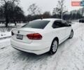 Белый Фольксваген Пассат, объемом двигателя 2.48 л и пробегом 258 тыс. км за 11599 $, фото 11 на Automoto.ua