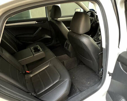 Белый Фольксваген Пассат, объемом двигателя 2.5 л и пробегом 201 тыс. км за 10300 $, фото 2 на Automoto.ua