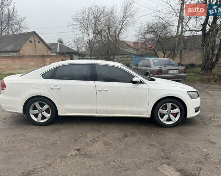 Білий Фольксваген Пассат, об'ємом двигуна 2.5 л та пробігом 201 тис. км за 10400 $, фото 3 на Automoto.ua