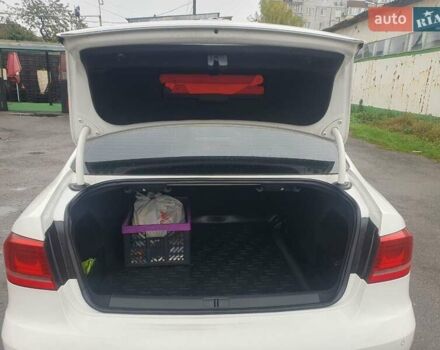 Фольксваген Пассат 2012 в Фастове на Automoto.ua Белый Фольксваген Пассат, объемом двигателя 1.97 л и пробегом 435 тыс. км за 9900 $, фото 7 на Automoto.ua