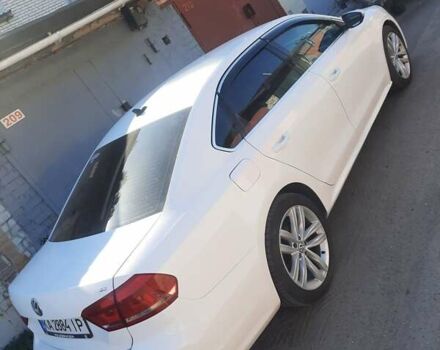 Білий Фольксваген Пассат, об'ємом двигуна 2.5 л та пробігом 195 тис. км за 10000 $, фото 2 на Automoto.ua