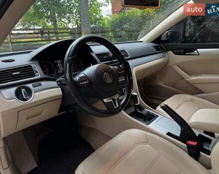 Белый Фольксваген Пассат, объемом двигателя 2.5 л и пробегом 225 тыс. км за 10590 $, фото 9 на Automoto.ua