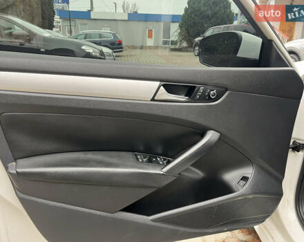 Белый Фольксваген Пассат, объемом двигателя 2.48 л и пробегом 213 тыс. км за 9400 $, фото 11 на Automoto.ua