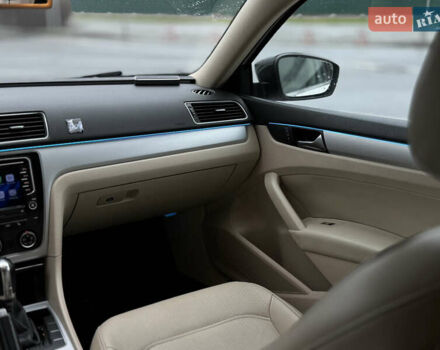 Белый Фольксваген Пассат, объемом двигателя 2.5 л и пробегом 188 тыс. км за 10590 $, фото 54 на Automoto.ua