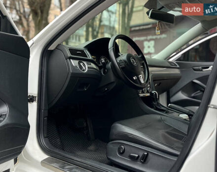 Білий Фольксваген Пассат, об'ємом двигуна 2.5 л та пробігом 322 тис. км за 9999 $, фото 19 на Automoto.ua