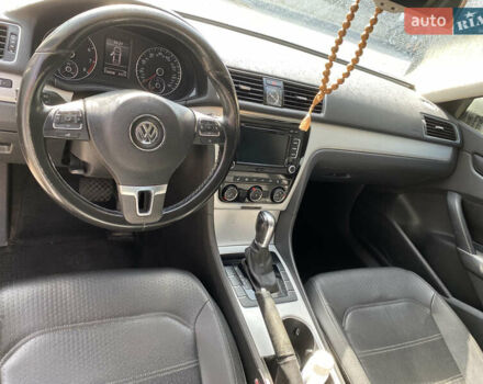 Білий Фольксваген Пассат, об'ємом двигуна 2.48 л та пробігом 220 тис. км за 10700 $, фото 13 на Automoto.ua