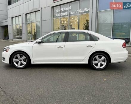 Білий Фольксваген Пассат, об'ємом двигуна 2.5 л та пробігом 239 тис. км за 9300 $, фото 3 на Automoto.ua