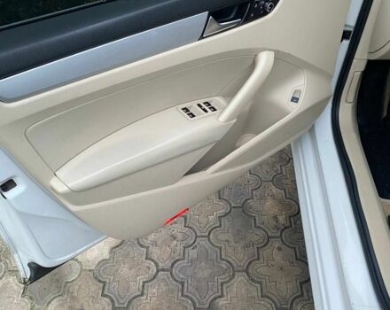 Білий Фольксваген Пассат, об'ємом двигуна 2 л та пробігом 289 тис. км за 11500 $, фото 13 на Automoto.ua