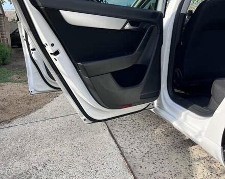 Белый Фольксваген Пассат, объемом двигателя 1.8 л и пробегом 143 тыс. км за 10500 $, фото 2 на Automoto.ua