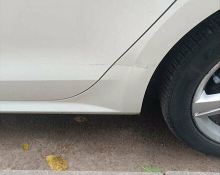 Білий Фольксваген Пассат, об'ємом двигуна 2.5 л та пробігом 223 тис. км за 10400 $, фото 17 на Automoto.ua