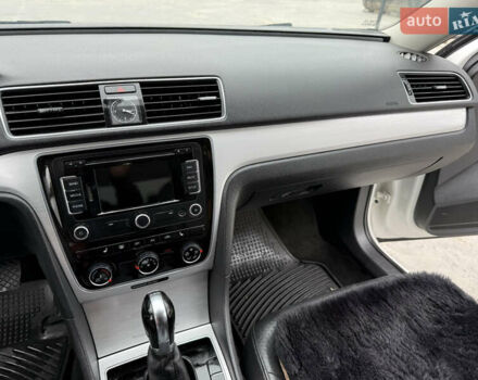 Белый Фольксваген Пассат, объемом двигателя 1.97 л и пробегом 258 тыс. км за 9750 $, фото 43 на Automoto.ua