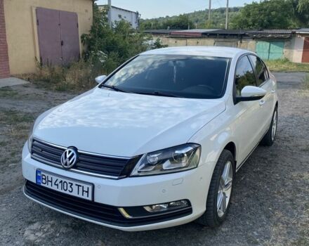 Белый Фольксваген Пассат, объемом двигателя 1.6 л и пробегом 295 тыс. км за 11500 $, фото 1 на Automoto.ua