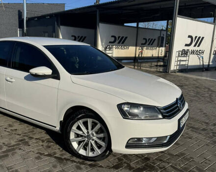 Фольксваген Пассат 2012 в Новоукраинке на Automoto.ua Белый Фольксваген Пассат, объемом двигателя 1.97 л и пробегом 162 тыс. км за 14400 $, фото 6 на Automoto.ua