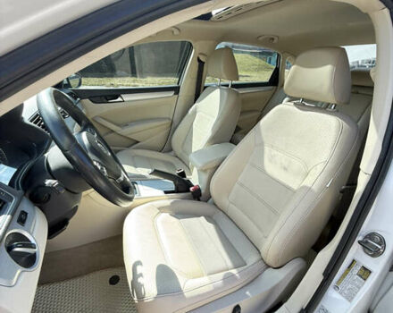 Білий Фольксваген Пассат, об'ємом двигуна 2.5 л та пробігом 209 тис. км за 10900 $, фото 7 на Automoto.ua