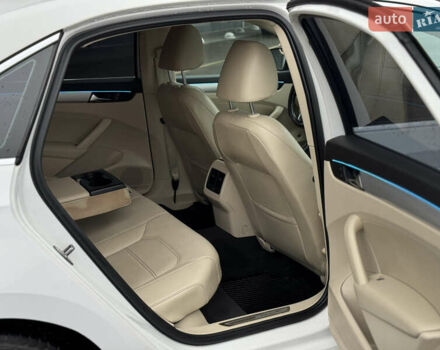 Белый Фольксваген Пассат, объемом двигателя 2.5 л и пробегом 188 тыс. км за 10590 $, фото 46 на Automoto.ua