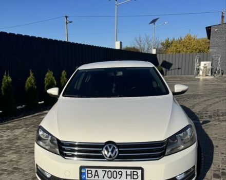 Фольксваген Пассат 2012 в Александрие на Automoto.ua Белый Фольксваген Пассат, объемом двигателя 2 л и пробегом 162 тыс. км за 14400 $, фото 4 на Automoto.ua