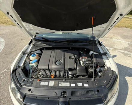 Білий Фольксваген Пассат, об'ємом двигуна 2.5 л та пробігом 209 тис. км за 10900 $, фото 6 на Automoto.ua