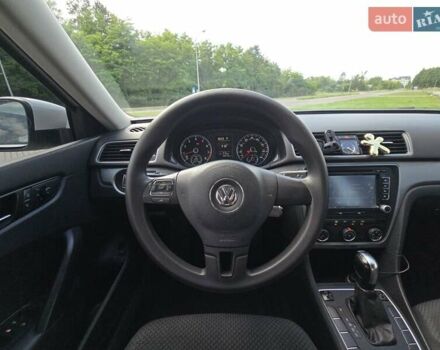 Белый Фольксваген Пассат, объемом двигателя 2.5 л и пробегом 155 тыс. км за 11500 $, фото 17 на Automoto.ua