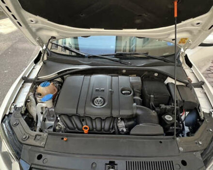 Белый Фольксваген Пассат, объемом двигателя 2.5 л и пробегом 201 тыс. км за 10300 $, фото 8 на Automoto.ua