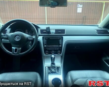 Білий Фольксваген Пассат, об'ємом двигуна 2.5 л та пробігом 250 тис. км за 9500 $, фото 2 на Automoto.ua