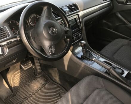 Белый Фольксваген Пассат, объемом двигателя 2.5 л и пробегом 185 тыс. км за 8600 $, фото 6 на Automoto.ua