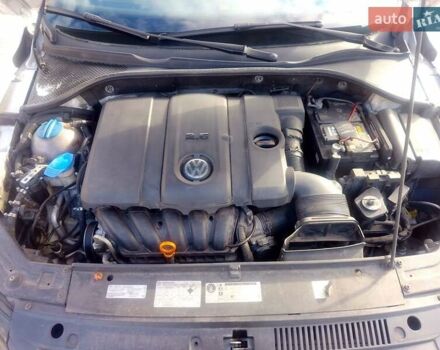 Фольксваген Пассат 2012 в Киеве на Automoto.ua Белый Фольксваген Пассат, объемом двигателя 2.48 л и пробегом 300 тыс. км за 8900 $, фото 13 на Automoto.ua