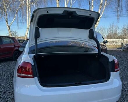 Білий Фольксваген Пассат, об'ємом двигуна 2.5 л та пробігом 249 тис. км за 9500 $, фото 6 на Automoto.ua