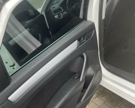 Белый Фольксваген Пассат, объемом двигателя 2.5 л и пробегом 290 тыс. км за 10000 $, фото 7 на Automoto.ua