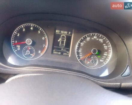 Фольксваген Пассат 2012 в Киеве на Automoto.ua Белый Фольксваген Пассат, объемом двигателя 2.48 л и пробегом 300 тыс. км за 8900 $, фото 11 на Automoto.ua