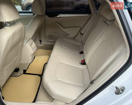 Белый Фольксваген Пассат, объемом двигателя 2.48 л и пробегом 125 тыс. км за 9900 $, фото 31 на Automoto.ua