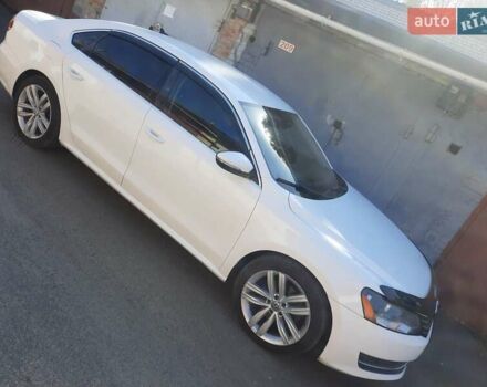 Білий Фольксваген Пассат, об'ємом двигуна 2.5 л та пробігом 195 тис. км за 10000 $, фото 1 на Automoto.ua