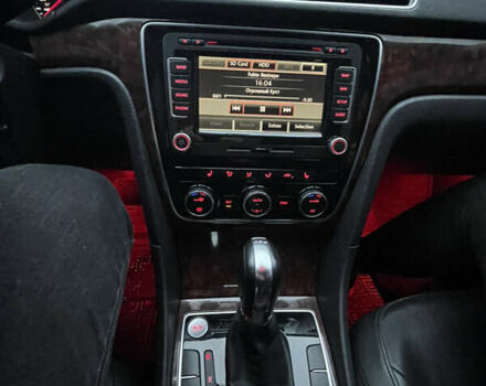 Белый Фольксваген Пассат, объемом двигателя 3.6 л и пробегом 205 тыс. км за 11800 $, фото 19 на Automoto.ua