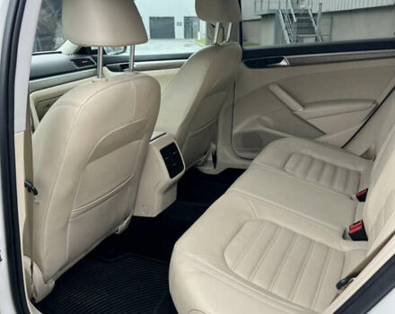 Белый Фольксваген Пассат, объемом двигателя 3.6 л и пробегом 136 тыс. км за 10000 $, фото 29 на Automoto.ua