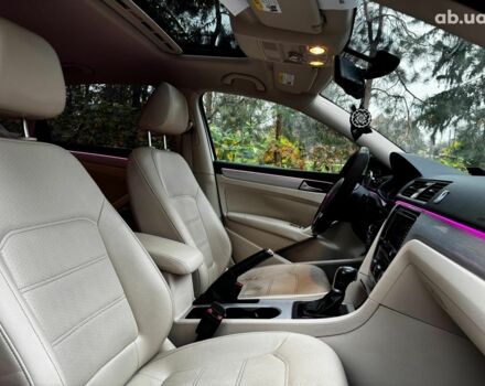 Белый Фольксваген Пассат, объемом двигателя 2.5 л и пробегом 190 тыс. км за 10790 $, фото 34 на Automoto.ua