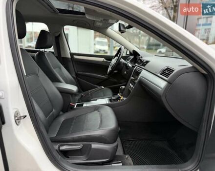 Білий Фольксваген Пассат, об'ємом двигуна 2.5 л та пробігом 239 тис. км за 9300 $, фото 11 на Automoto.ua