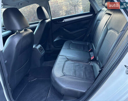 Белый Фольксваген Пассат, объемом двигателя 2.5 л и пробегом 250 тыс. км за 10000 $, фото 4 на Automoto.ua