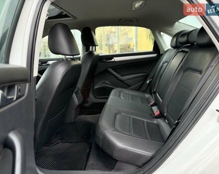 Білий Фольксваген Пассат, об'ємом двигуна 2.5 л та пробігом 239 тис. км за 9300 $, фото 17 на Automoto.ua