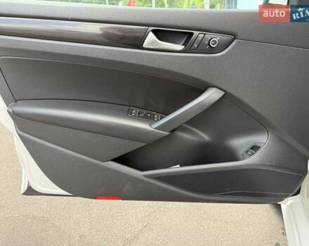 Белый Фольксваген Пассат, объемом двигателя 1.97 л и пробегом 243 тыс. км за 12700 $, фото 9 на Automoto.ua