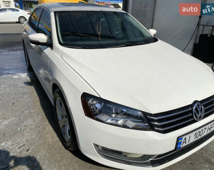 Білий Фольксваген Пассат, об'ємом двигуна 2.48 л та пробігом 220 тис. км за 10700 $, фото 6 на Automoto.ua