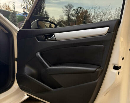 Білий Фольксваген Пассат, об'ємом двигуна 2.48 л та пробігом 237 тис. км за 9500 $, фото 11 на Automoto.ua